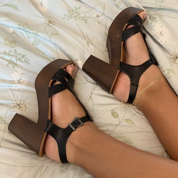 Shoes - ❌SOLD❌ Barely worn Open Toe Strappy Platform Heels!